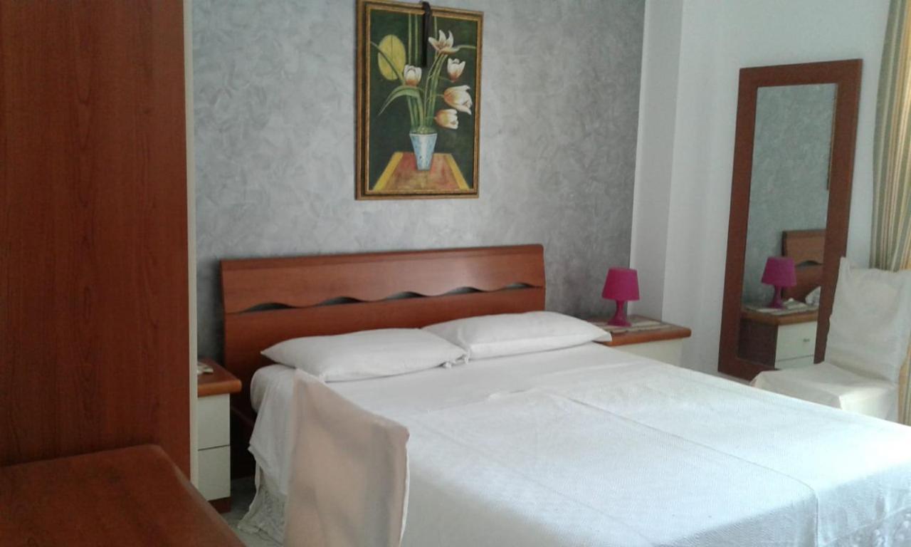 Pensione S. Antonio Ristorante Silvia Furci Siculo Luaran gambar